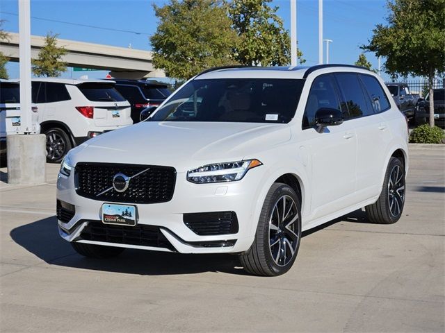 2023 Volvo XC90 Recharge Plug-In Hybrid Ultimate Dark Theme