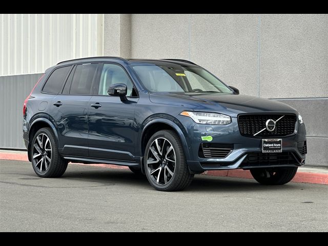2023 Volvo XC90 Recharge Plug-In Hybrid Ultimate Dark Theme