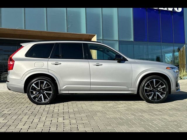 2023 Volvo XC90 Recharge Plug-In Hybrid Ultimate Dark Theme