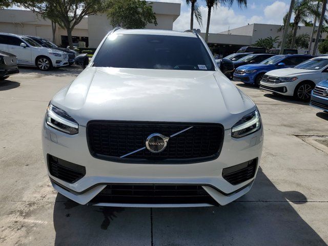 2023 Volvo XC90 Recharge Plug-In Hybrid Ultimate Dark Theme