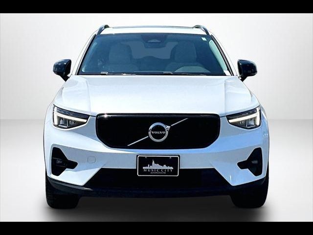 2023 Volvo XC40 Plus Dark Theme