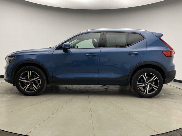 2023 Volvo XC40 Core