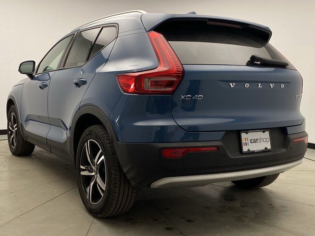 2023 Volvo XC40 Core