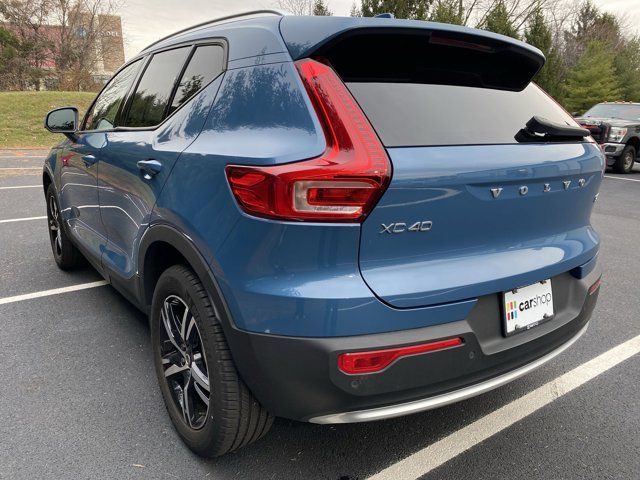 2023 Volvo XC40 Core