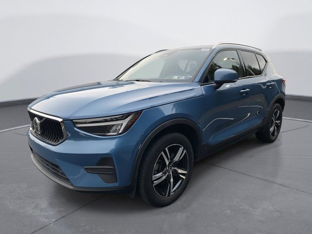 2023 Volvo XC40 Core