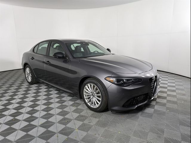 2024 Alfa Romeo Giulia Base