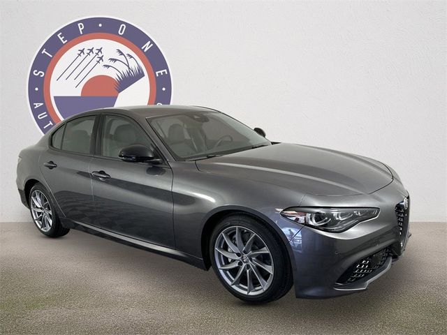 2024 Alfa Romeo Giulia Base