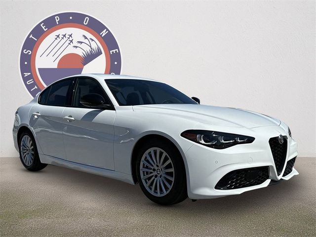 2024 Alfa Romeo Giulia Base