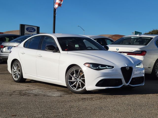 2024 Alfa Romeo Giulia Base