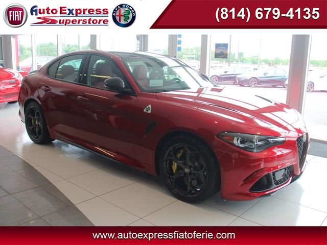 2024 Alfa Romeo Giulia Quadrifoglio Carbon