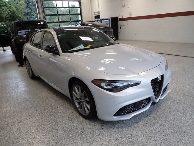 2024 Alfa Romeo Giulia Base