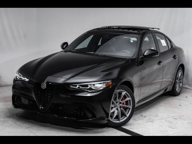 2024 Alfa Romeo Giulia Base