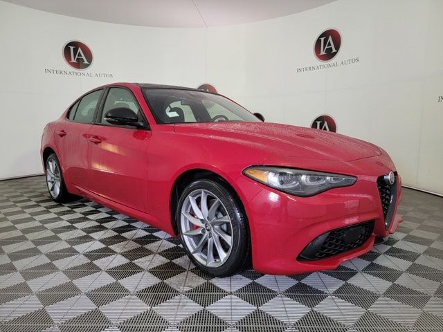 2024 Alfa Romeo Giulia Base