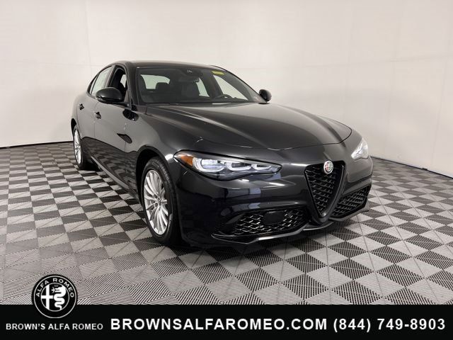 2024 Alfa Romeo Giulia Base