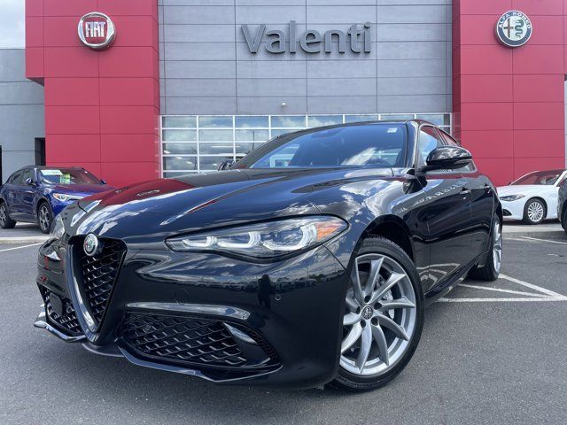 2024 Alfa Romeo Giulia Base