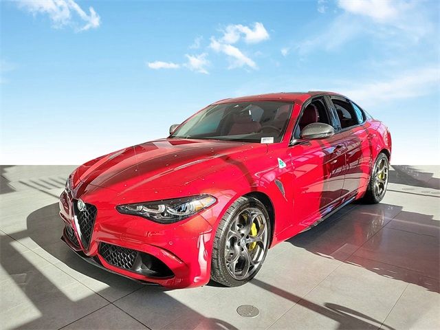 2024 Alfa Romeo Giulia Quadrifoglio Carbon