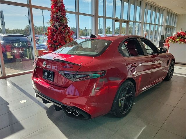 2024 Alfa Romeo Giulia Quadrifoglio Carbon