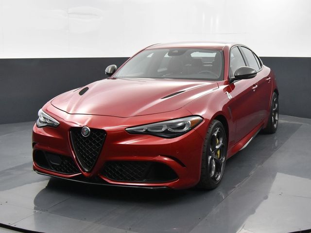 2024 Alfa Romeo Giulia Quadrifoglio Carbon