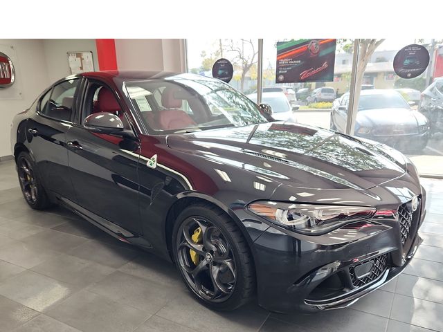 2024 Alfa Romeo Giulia Quadrifoglio Carbon