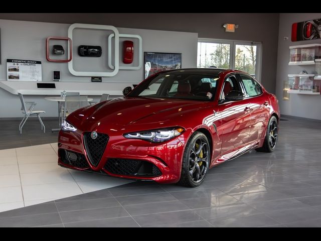 2024 Alfa Romeo Giulia Quadrifoglio Carbon