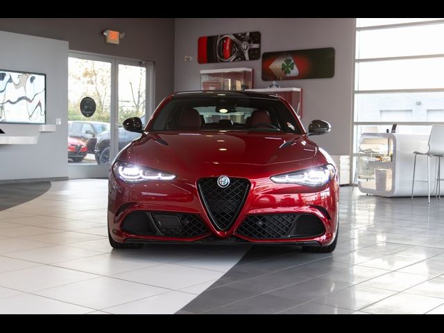 2024 Alfa Romeo Giulia Quadrifoglio Carbon