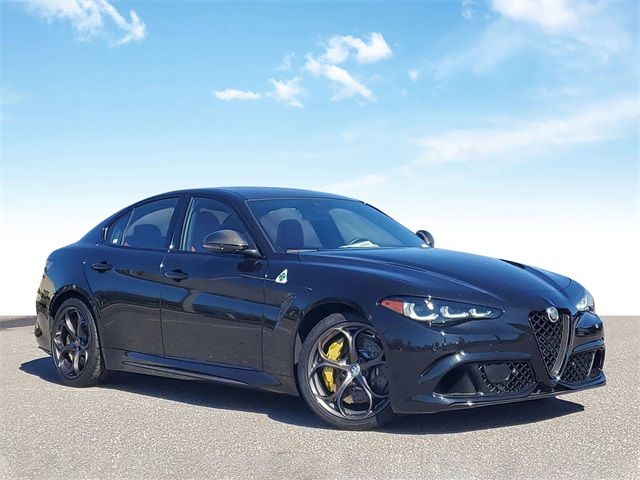 2024 Alfa Romeo Giulia Quadrifoglio Carbon