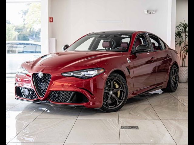 2024 Alfa Romeo Giulia Quadrifoglio Carbon