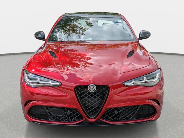 2024 Alfa Romeo Giulia Quadrifoglio Carbon