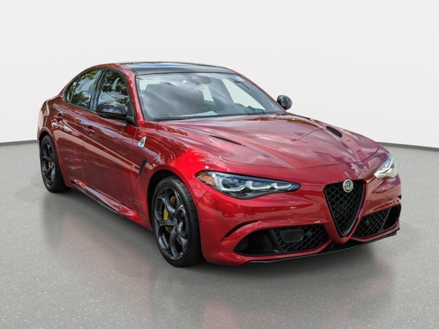 2024 Alfa Romeo Giulia Quadrifoglio Carbon