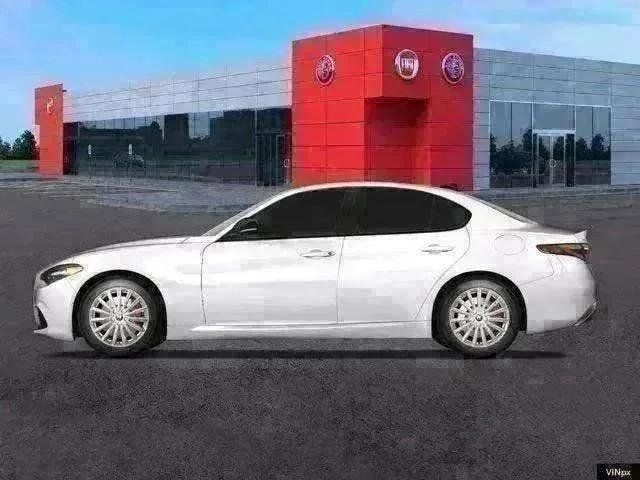 2024 Alfa Romeo Giulia Base