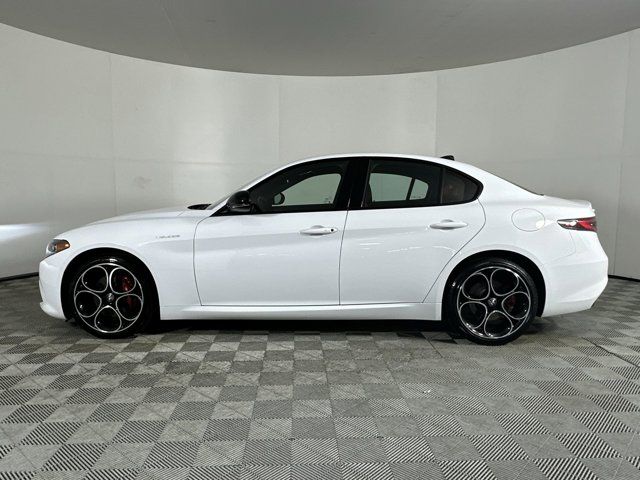 2024 Alfa Romeo Giulia Veloce