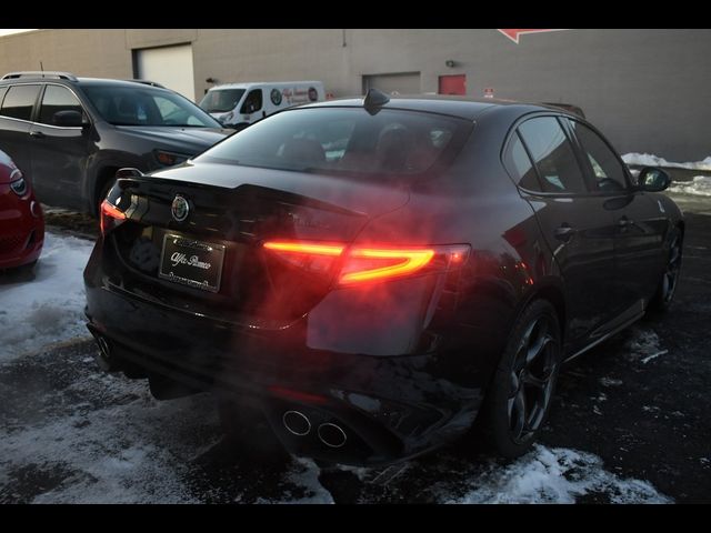 2024 Alfa Romeo Giulia Quadrifoglio Carbon