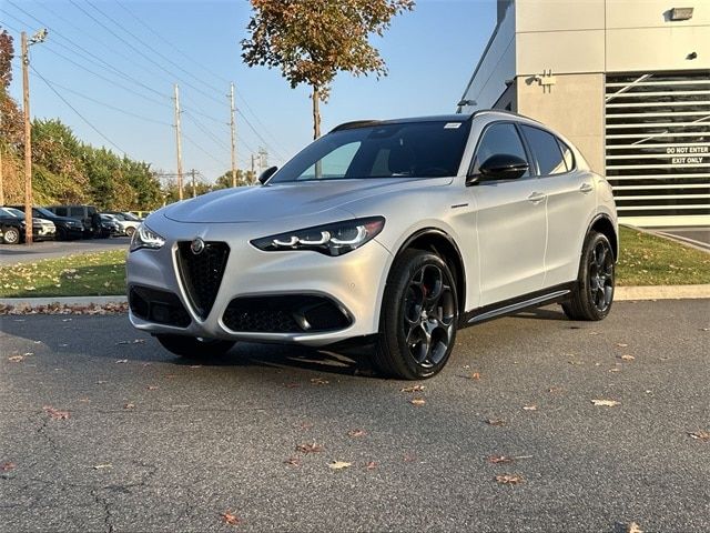 2024 Alfa Romeo Stelvio Competizione