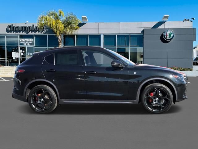 2024 Alfa Romeo Stelvio Ti