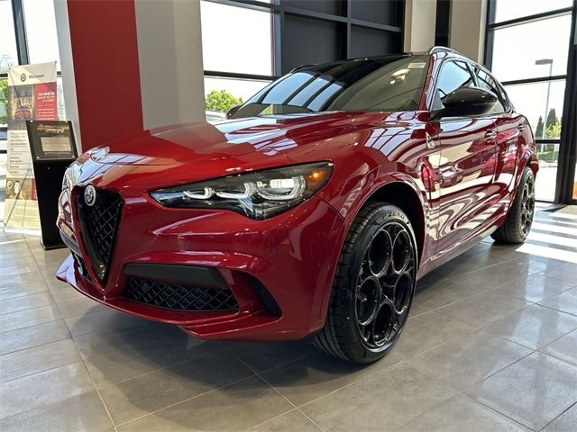 2024 Alfa Romeo Stelvio Quadrifoglio Carbon