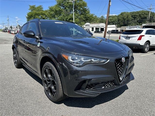 2024 Alfa Romeo Stelvio Quadrifoglio Carbon