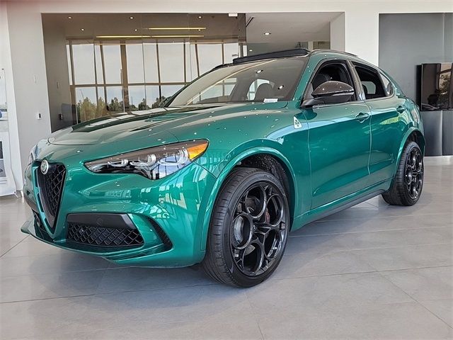 2024 Alfa Romeo Stelvio Quadrifoglio Carbon