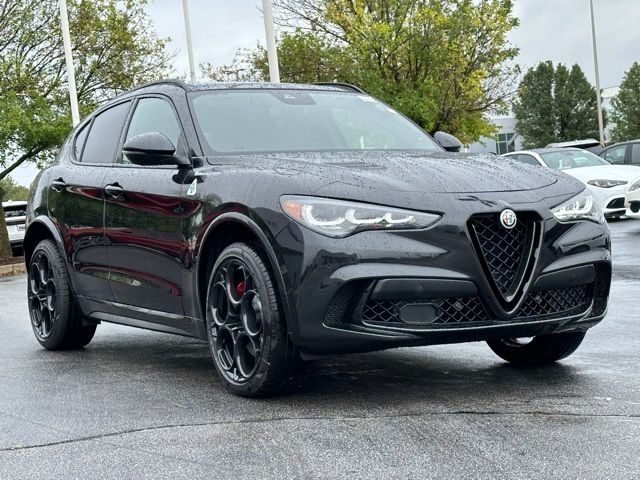 2024 Alfa Romeo Stelvio Quadrifoglio Carbon