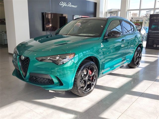 2024 Alfa Romeo Stelvio Quadrifoglio Carbon