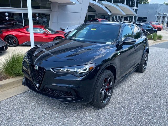 2024 Alfa Romeo Stelvio Quadrifoglio Carbon