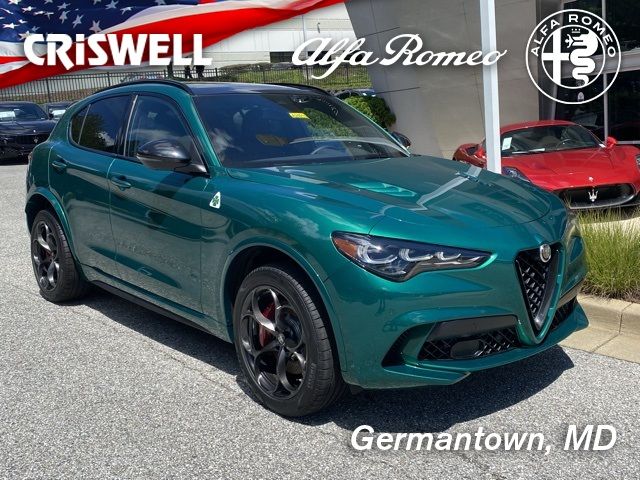 2024 Alfa Romeo Stelvio Quadrifoglio Carbon