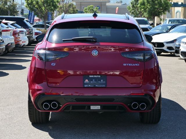 2024 Alfa Romeo Stelvio Quadrifoglio Carbon