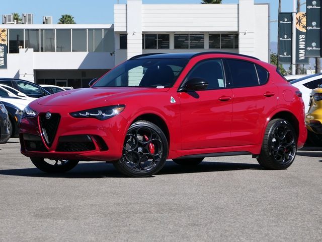 2024 Alfa Romeo Stelvio Quadrifoglio Carbon