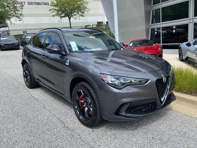 2024 Alfa Romeo Stelvio Quadrifoglio Carbon