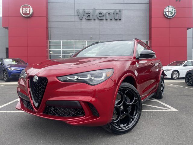 2024 Alfa Romeo Stelvio Quadrifoglio Carbon