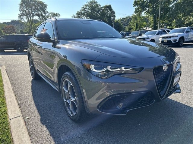 2024 Alfa Romeo Stelvio Sprint