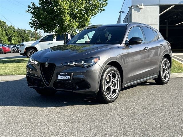 2024 Alfa Romeo Stelvio Sprint