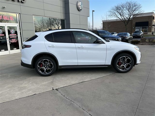 2024 Alfa Romeo Stelvio Ti