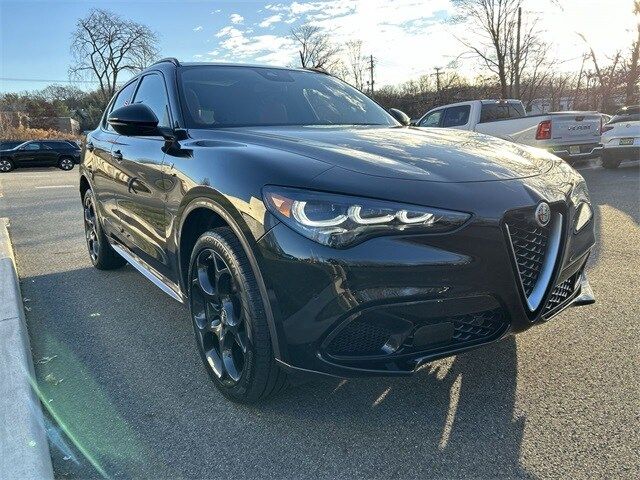 2024 Alfa Romeo Stelvio Ti