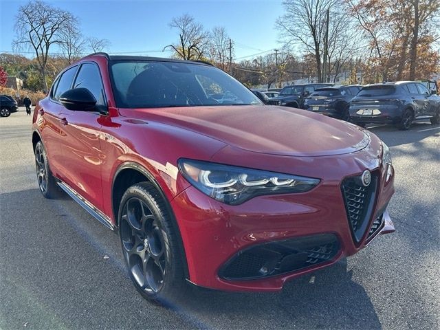 2024 Alfa Romeo Stelvio Veloce